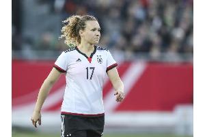 Nationalspielerin Henning wechselt zum Champions-League-Sieger Lyon Nationalspielerin Henning wechselt zum Champions-League-Sieger Lyon