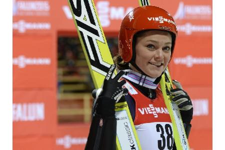 Skispringen: Olympiasiegerin Vogt Fünfte in Oberstdorf Skispringen: Olympiasiegerin Vogt Fünfte in Oberstdorf