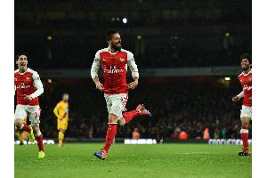 FC Arsenal siegt ohne erkrankten Özil - Giroud trifft traumhaft