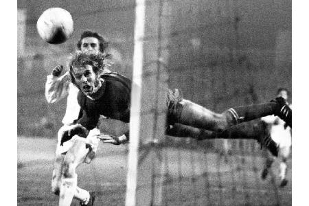 Mit 38 Toren in 206 Bundesligaspielen war Klaus Scheer nicht unbedingt ein begnadeter Knipser. Anders am 1. September 1971. ...