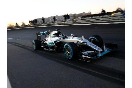 Mercedes zeigt neuen Wagen am 23. Februar in Silverstone Mercedes zeigt neuen Wagen am 23. Februar in Silverstone