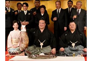 Sumo: Kisenosato erster in Japan geborener Yokozuna seit 1998