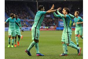 Schwere Krawalle überschatten Barca-Kantersieg - Fan in Lebensgefahr