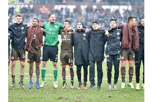 Geschmackloses Plakat: St. Pauli entschuldigt sich bei Dresden