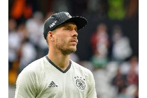 Podolski: "Laufe nicht mit Stöckelschuhen durch die Stadt"