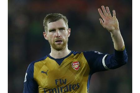 Mertesacker sehnt Comeback beim FC Arsenal herbei Mertesacker sehnt Comeback beim FC Arsenal herbei