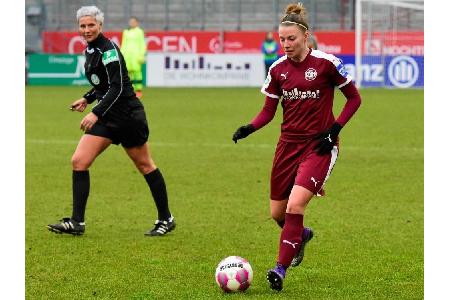 Frauenfußball: Essen verlängert mit Nesse Frauenfußball: Essen verlängert mit Nesse