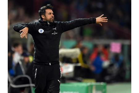 DFB vergibt Lizenzen an 25 neue Fußball-Lehrer: Auch Atalan von Pokalschreck Lotte dabei DFB vergibt Lizenzen an 25 neue Fußball-Lehrer: Auch Atalan von Pokalschreck Lotte dabei