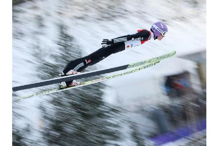 Skispringen: Wellinger übernimmt Führung in der Skispringen: Wellinger übernimmt Führung in der