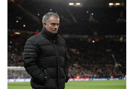 Platzkritik: Mourinho blitzt bei UEFA ab Platzkritik: Mourinho blitzt bei UEFA ab