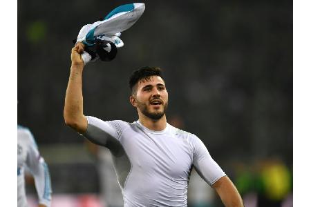 Medien: Auch AC Mailand an Schalker Kolasinac interessiert Medien: Auch AC Mailand an Schalker Kolasinac interessiert