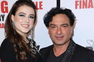 'Big Bang Theory'-Star Johnny Galecki wird Vater: Zwischen Glückwünschen und harscher Kritik