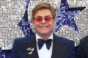 Elton John: Erster Sex mit 23 Jahren