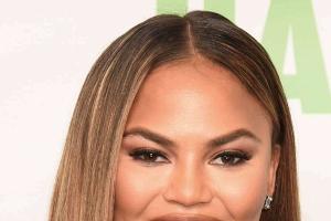 Chrissy Teigen landet Koch- und Talk-Show-Deal