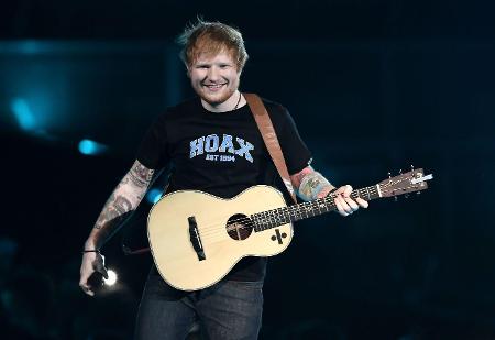 Grund zur Freude für Ed Sheeran: Der Mega-Star konnte im vergangenen Jahr sein Vermögen verdoppeln und verfügt nun über umge... Grund zur Freude für Ed Sheeran: Der Mega-Star konnte im vergangenen Jahr sein Vermögen verdoppeln und verfügt nun über umge...