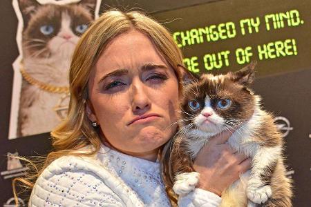 Besitzerin Tabatha Bundesen wird Grumpy Cat sicher schmerzlich vermissen Besitzerin Tabatha Bundesen wird Grumpy Cat sicher schmerzlich vermissen