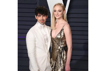 Joe Jonas & Sophie Turner Joe Jonas & Sophie Turner