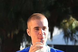 Justin Bieber: Wer ist die verwirrte Frau?