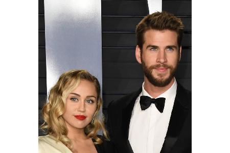 Miley Cyrus, Liam Hemsworth Miley Cyrus, Liam Hemsworth