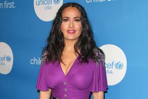 Salma Hayek: Ihre Urlaubsgrüße werden immer freizügiger