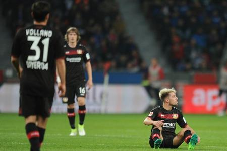 Schalke demontiert Abstiegskandidat Bayer: Korkut unter Druck Schalke demontiert Abstiegskandidat Bayer: Korkut unter Druck