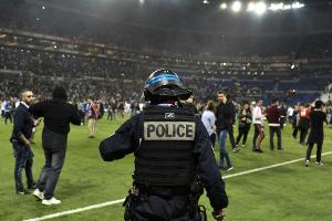 Nach Krawallen in Lyon: UEFA will noch Mittwoch ein Urteil verkünden