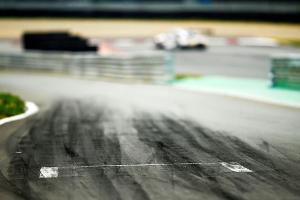 ADAC GT Masters: Eng/Collard siegen in Oschersleben