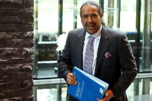 FIFA-Skandal: Strippenzieher Al Sabah tritt von Fußball-Ämtern zurück