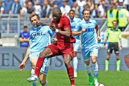 Rüdiger verliert mit Rom Hauptstadt-Derby gegen Lazio und sieht Rot Rüdiger verliert mit Rom Hauptstadt-Derby gegen Lazio und sieht Rot