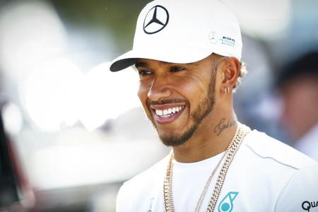 Hamilton gewinnt in China vor Vettel Hamilton gewinnt in China vor Vettel