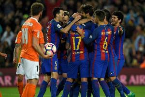 Barcelona und Real weiter im Gleichschritt