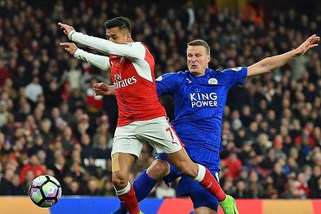 Eigentor von Huth: Arsenal schlägt Meister Leicester Eigentor von Huth: Arsenal schlägt Meister Leicester