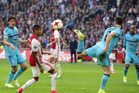 Schalke-Gegner Ajax macht Titelrennen wieder spannend Schalke-Gegner Ajax macht Titelrennen wieder spannend