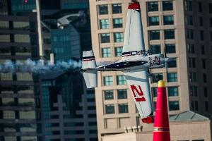 Red Bull Air Race: Weltmeister Dolderer in San Diego auf Platz drei
