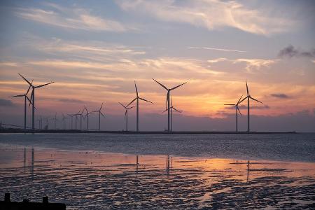 Ausblick 2050: 50 Prozent Wind- und Solarenergie Ausblick 2050: 50 Prozent Wind- und Solarenergie