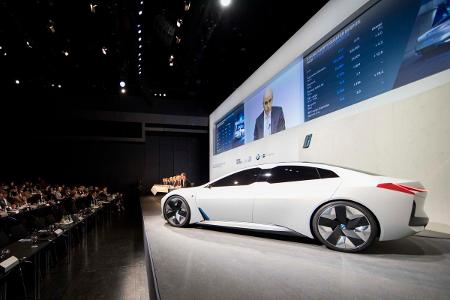 BMW kündigt E-SUV iX3 an BMW kündigt E-SUV iX3 an