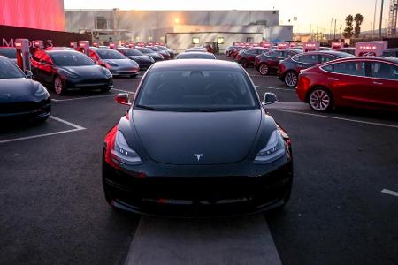 Tesla bringt Akkuproduktion auf Kurs Tesla bringt Akkuproduktion auf Kurs