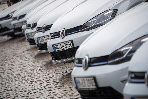 5.500 E-Autos und Plug-ins im Juli