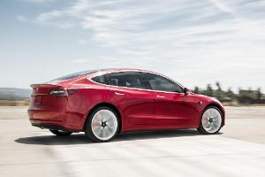 Model 3 wird ab Februar in Europa ausgeliefert