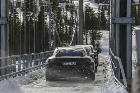 Porsche macht Mitarbeiter fit für Taycan-Start Porsche macht Mitarbeiter fit für Taycan-Start