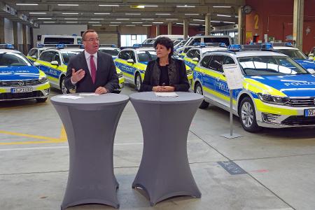 Niedersächsische Polizei setzt auf E-Fahrzeuge Niedersächsische Polizei setzt auf E-Fahrzeuge