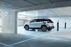 Plug-in-SUV von Peugeot feiert Deutschlandpremiere