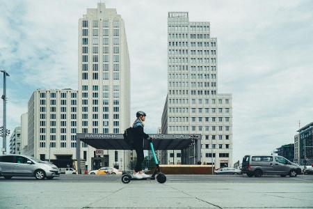 E-Scooter: Berlin plant Bürgersteig-Parkverbot E-Scooter: Berlin plant Bürgersteig-Parkverbot