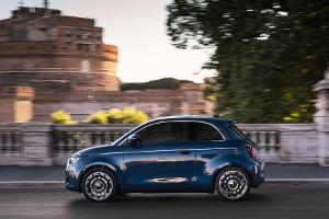 Fiat 500 Elektro-Limousine bestellbar