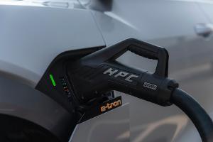 Audi e-tron 55: hohe Ladeperformance
