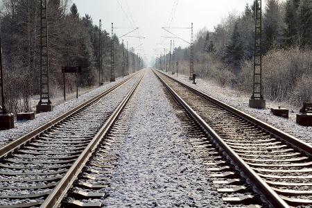 Die Bahn soll schneller elektrisch werden Die Bahn soll schneller elektrisch werden