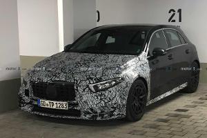 Mercedes-AMG A 45 (2019) Erlkönig von Motor1.com-Leser erwischt