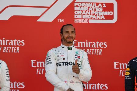 Hamilton beschenkt krebskranken Jungen mit Formel-1-Auto Hamilton beschenkt krebskranken Jungen mit Formel-1-Auto