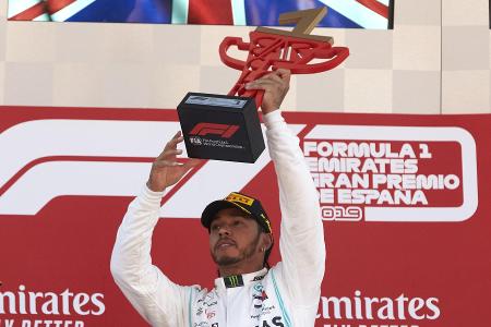 Hamilton beschenkt krebskranken Jungen mit Formel-1-Auto
