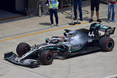 Hamilton beschenkt krebskranken Jungen mit Formel-1-Auto